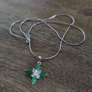 Elegant Silver and Green Pendant Necklace
